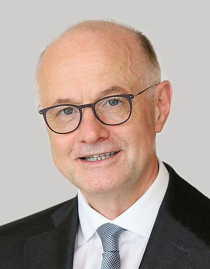Prof. Dr.-Ing. Dr. h. c. Winfried Lieber, Aufsichtsratsmitglied Porträt von Prof. Dr.-Ing. Dr. h. c. Winfried Lieber, Aufsichtsratsmitglied von LS telcom.