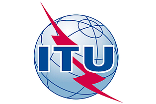 Logo der Internationalen Fernmeldeunion (englisch: International Telecommunication Union, ITU), verlinkt zur offiziellen ITU-Website. Öffnet in einem neuen Tab.
